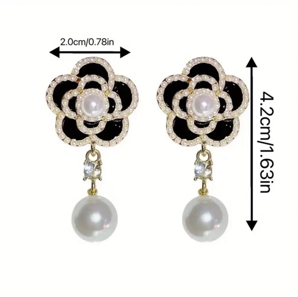Flower Pearl Diamond Drop Vintage White and Black Earrings NWT New - Picture 6 of 6
